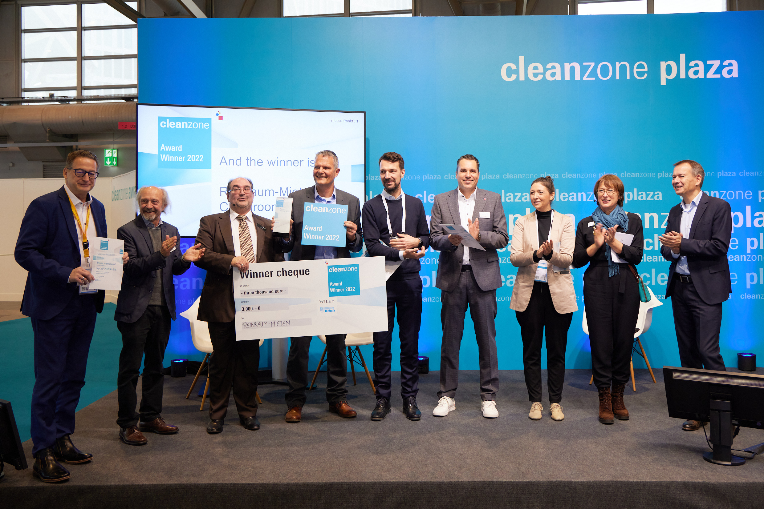 The Cleanzone Award is presented for innovative products or solutions in the cleanroom sector.